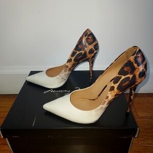 🐆 Massimo Matteo white leopard heels size 6